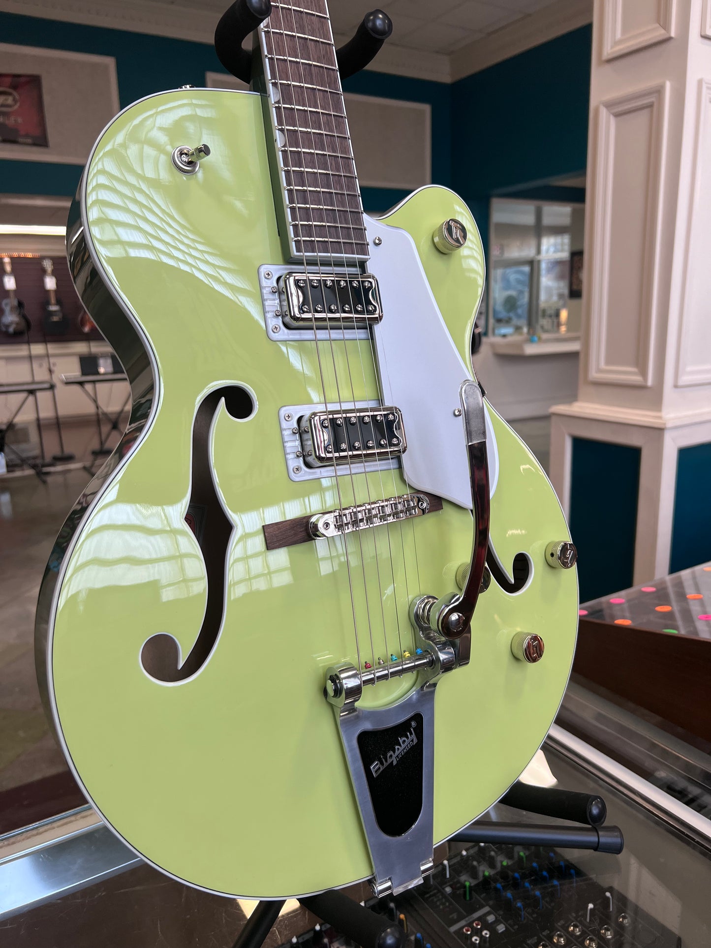 Gretsch 5420T Two-Tone Anniversary Green Hollow Body