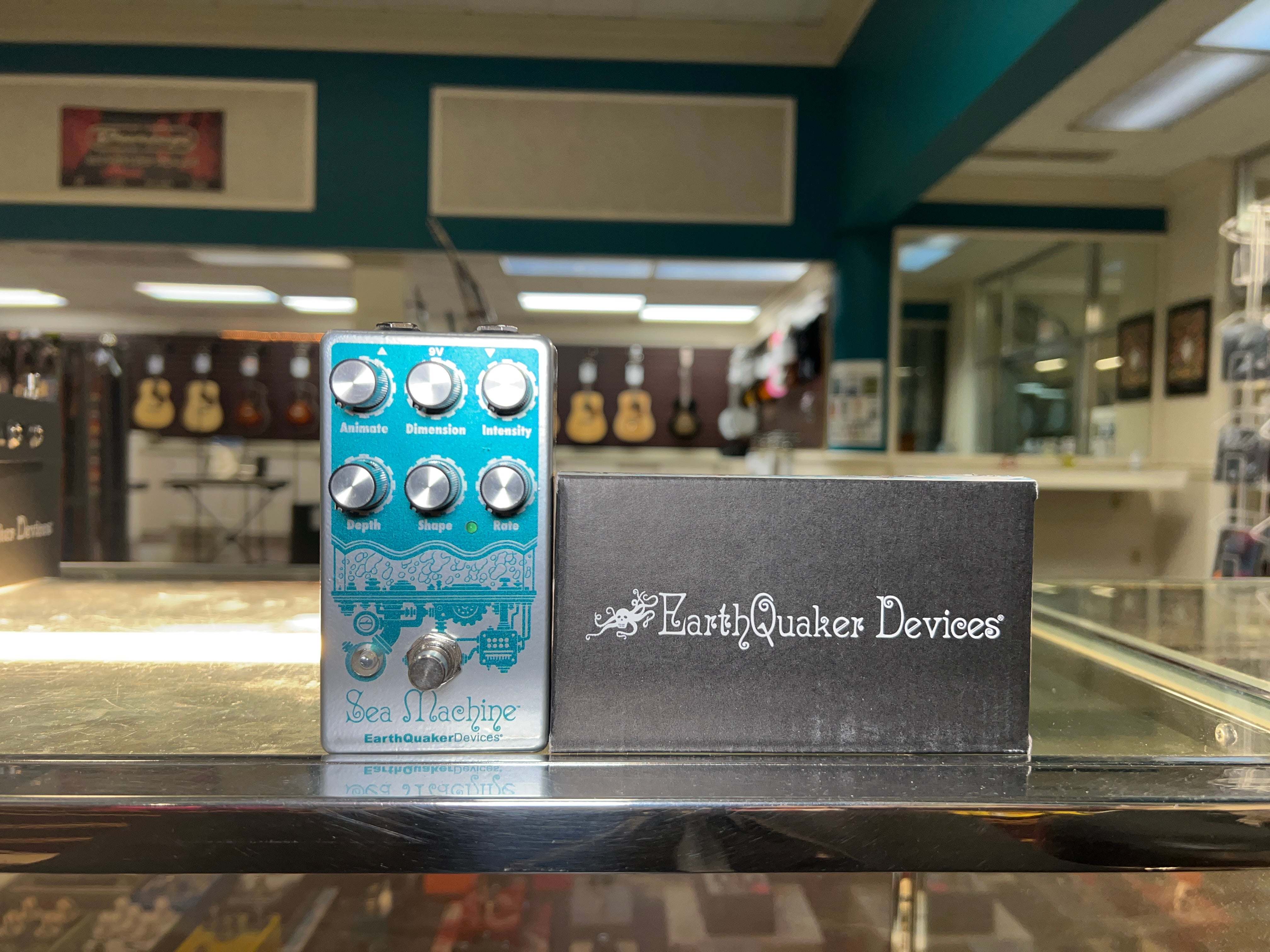Quark Sound Machine Earthquaker Devices Sea Machine – The Guitar Vault