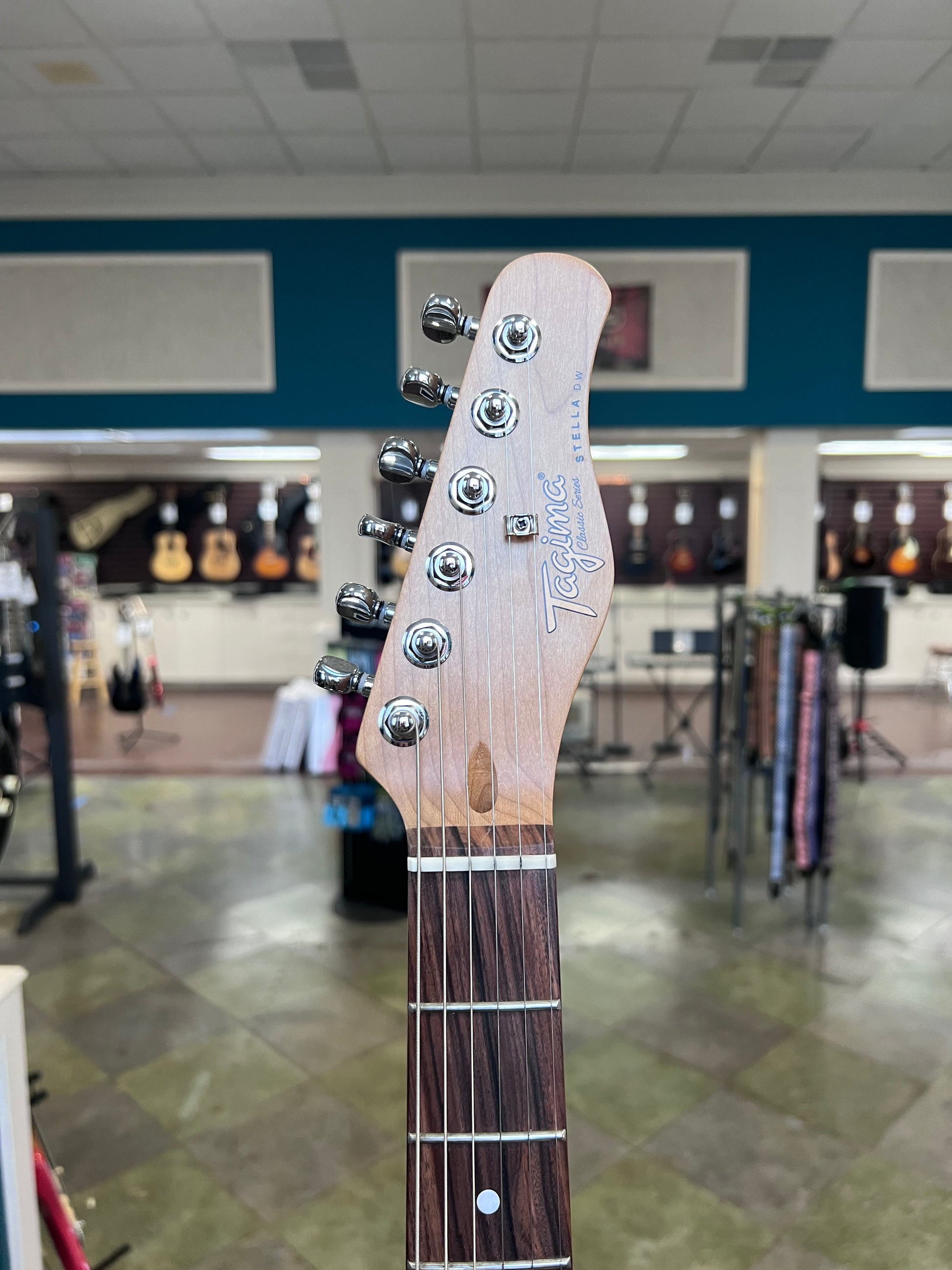 Tagima Stella DW Transparent Orange Wilkinson – The Guitar Vault Tagima Stella DW Transparent Orange Wilkinson – The Guitar Vault